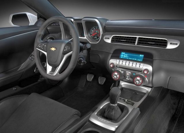 Chevrolet Camaro Z28 gösterge paneli