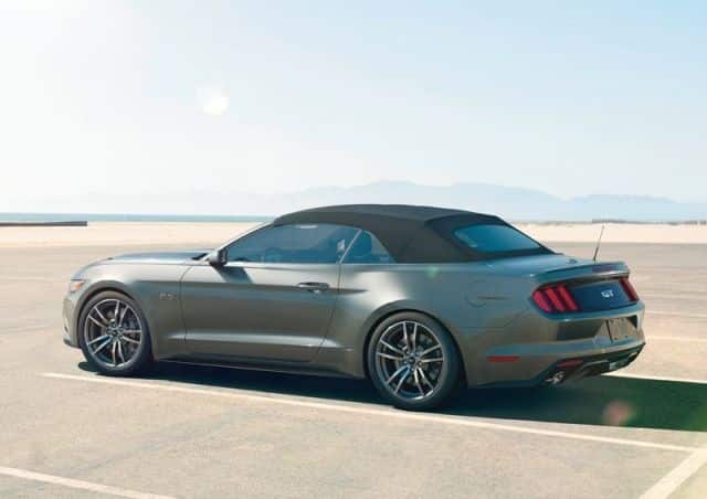 Ford Mustang Convertible arka görünüm
