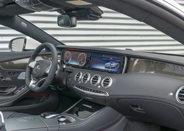 Mercedes-Benz S 63 AMG Coupe iç mekânı