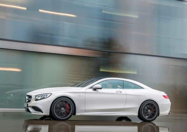 Mercedes-Benz S 63 AMG Coupe ikinci yan görünüm