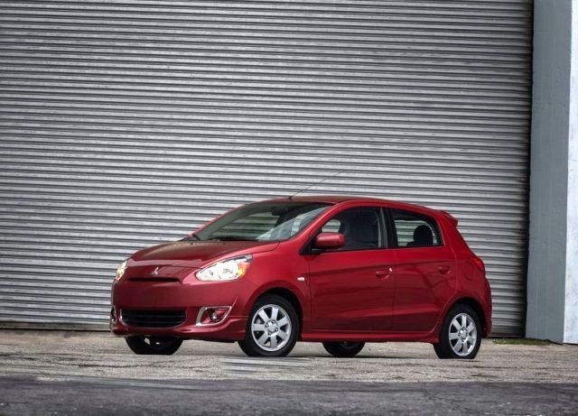 Mitsubishi Mirage ön üç çeyrek görünümü