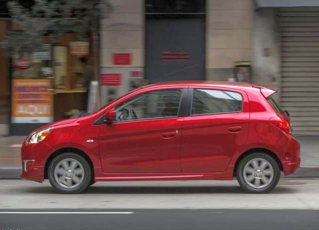 Mitsubishi Mirage yan profil görünümü