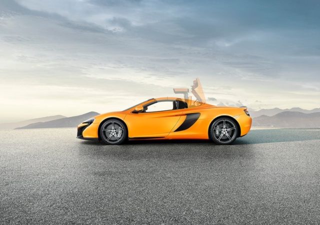 McLaren 650S Spider önden üç çeyrek görünüm