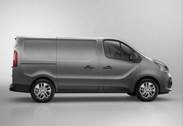 Renault Trafic panel van yan profil