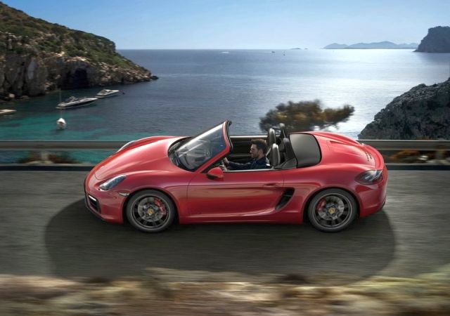 2015 Porsche Boxster GTS yan profil görünümü