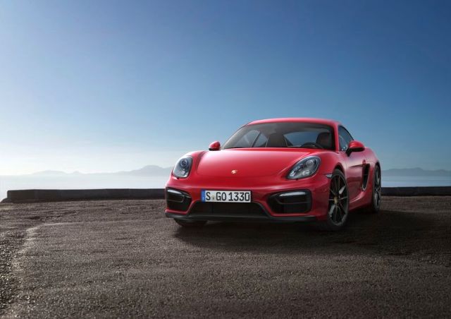 2015 Porsche Cayman GTS ön görünümü