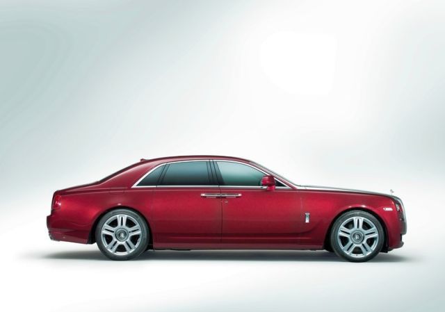 2015 Rolls-Royce Ghost Series II yan görünümü