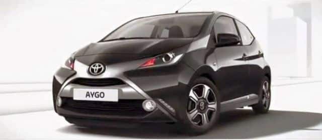 Aygo siyah gövde seçeneği