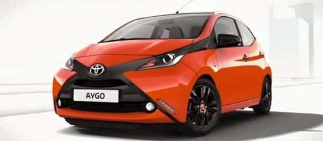 Aygo turuncu gövde seçeneği
