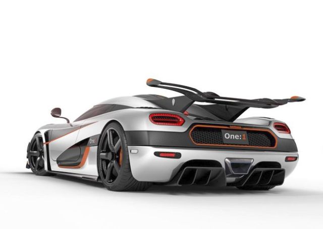 Koenigsegg One 1 arka görünümü
