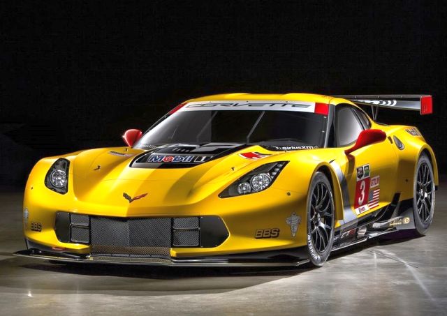 Corvette C7.R pistte ön yan görünüm