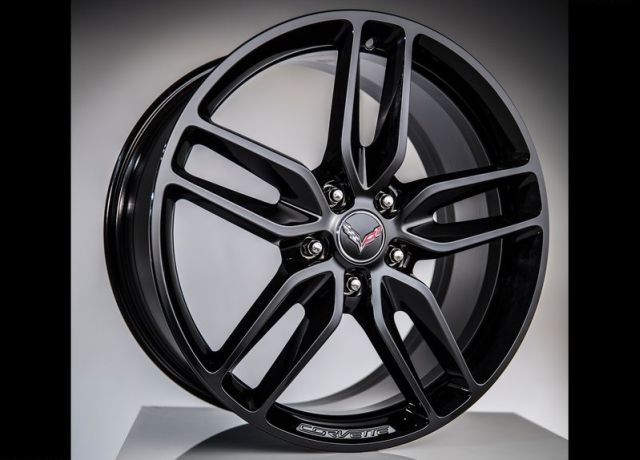 Corvette C7 için siyah çok kollu jant