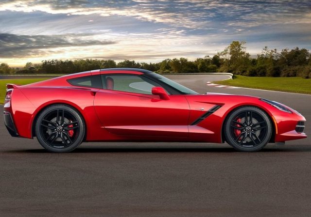 Corvette C7 Stingray yan profili