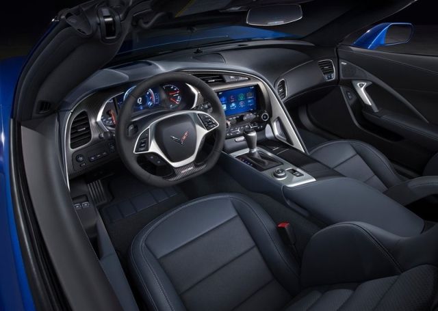 Chevrolet Corvette Z06 Convertible kokpit ayrıntısı