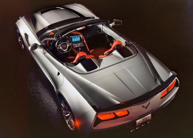 Chevrolet Corvette Z06 Convertible dış tasarım görünümü