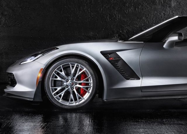 Chevrolet Corvette Z06 Convertible açık tavanlı görünüm