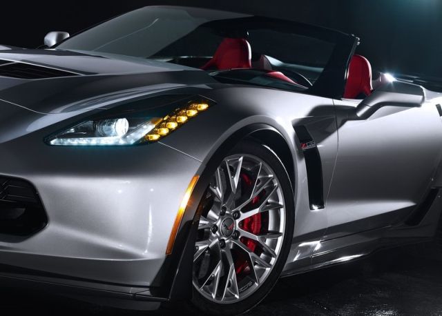 Chevrolet Corvette Z06 Convertible yan gövde görünümü
