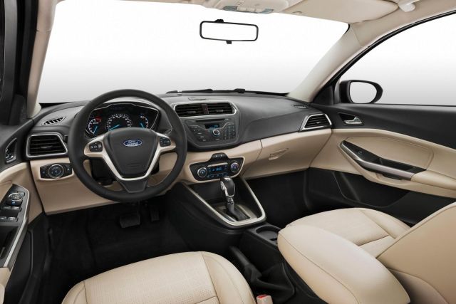 Ford Escort gösterge paneli ve orta konsol