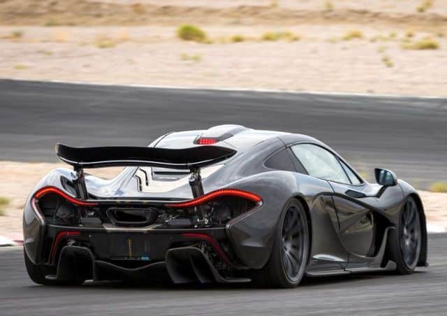 McLaren P1 arka üç çeyrek görünüm