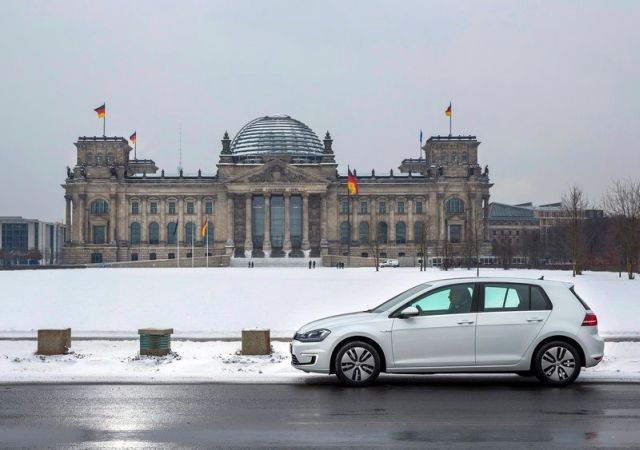 Volkswagen e-Golf profil görünümü
