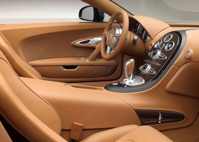 Bugatti Rembrandt iç mekân ve merkez konsol