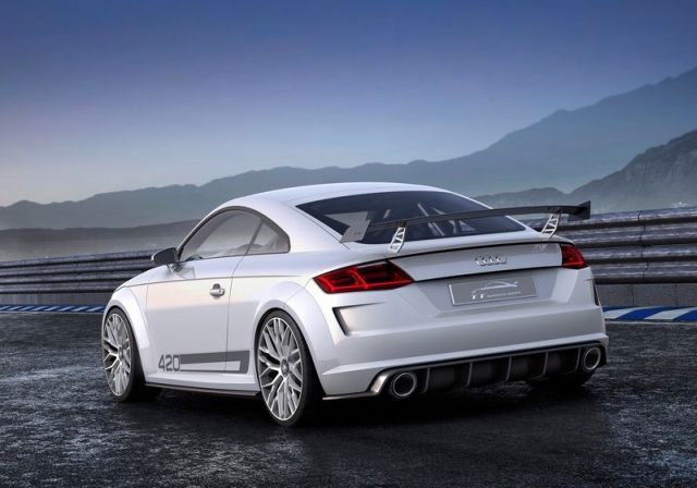 Audi TT quattro sport konsepti arka üç çeyrek görünümü