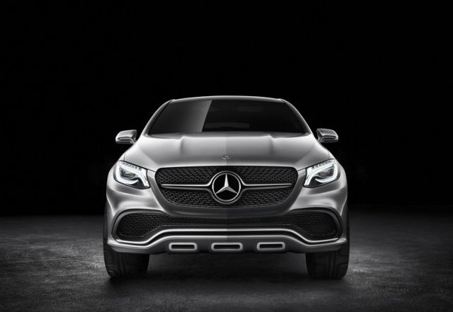 Mercedes konsept SUV ön görünümü ve büyük yıldızlı ızgara