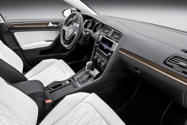 Volkswagen Golf Edition Concept iç mekân detayları