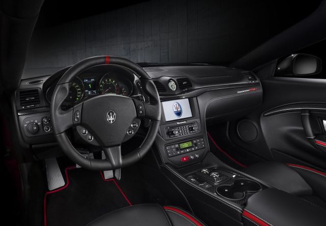 Maserati GranTurismo MC Centennial Edition gösterge paneli