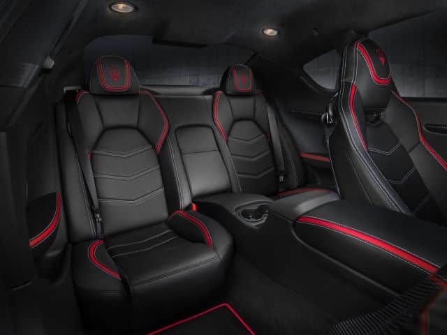 Maserati GranTurismo MC Centennial Edition iç mekânı