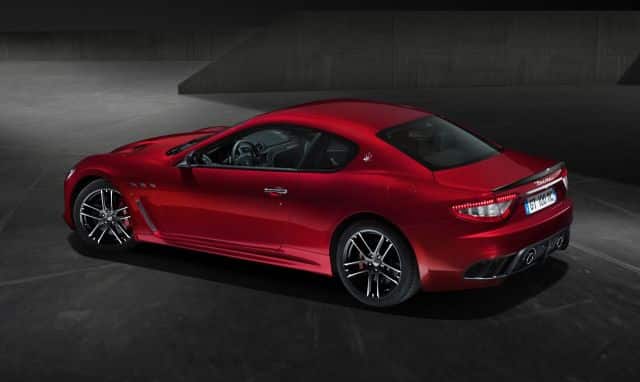 Maserati GranTurismo MC Centennial Edition yan ön görünümü