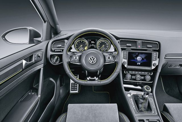 Golf R 400 gösterge paneli ve orta konsolu