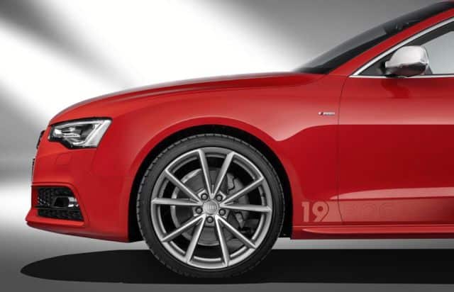 Audi A5 DTM Champion 20 inç V kollu jant ayrıntısı