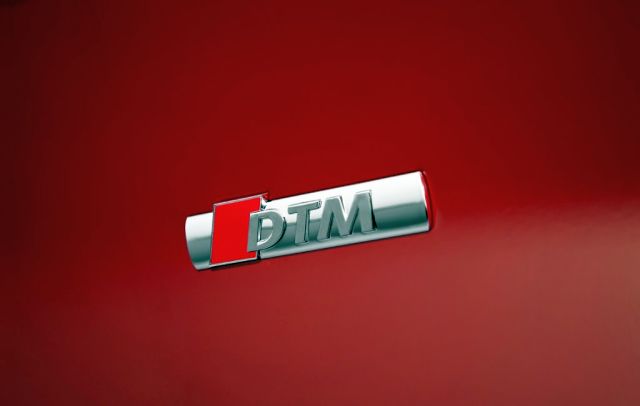 Audi A5 Coupé DTM Champion özel seri logosu