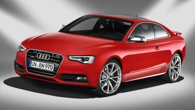 Misano kırmızı Audi A5 Coupé DTM Champion ön görünümü