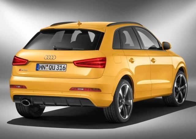 Sarı Audi RS Q3 arkadan görünüm