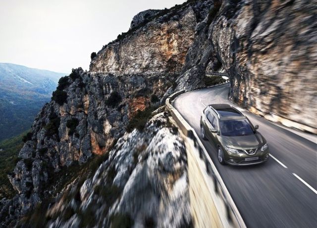 Nissan X-Trail üstten çevre görüşü