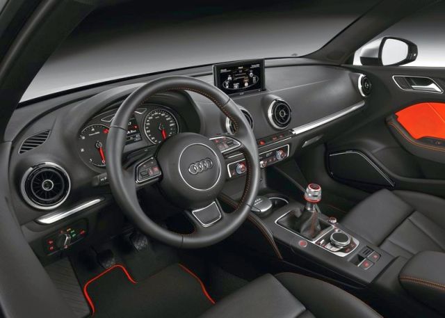 Audi A3 Sportback S line direksiyonu