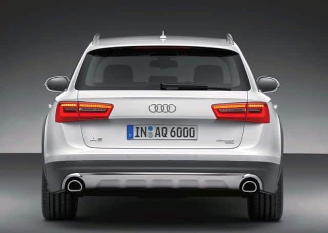 Audi A6 allroad arka tampon ve egzoz çıkışları