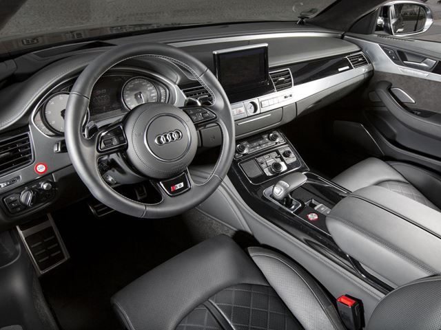 Audi S8 ABT kabini direksiyon ve orta konsol