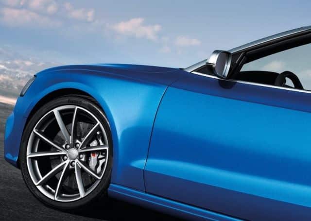 Audi RS 5 Cabriolet ön jant ve fren ayrıntısı