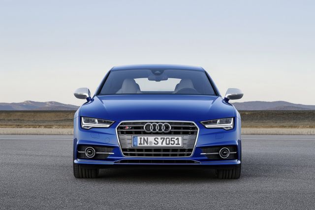 Audi S7 Sportback ön üç çeyrek açı