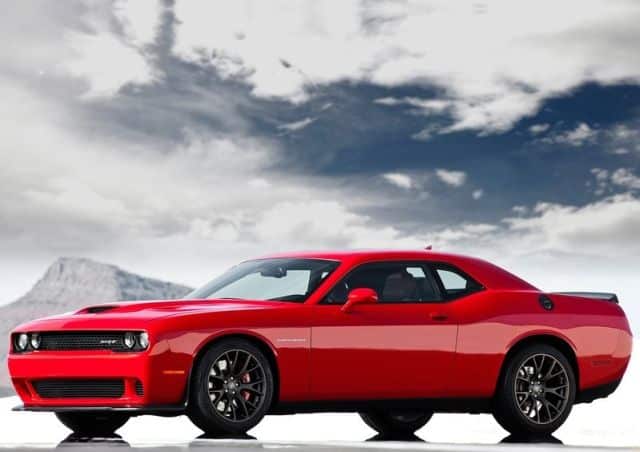 2015 Dodge Challenger SRT Hellcat yandan ön görünüm