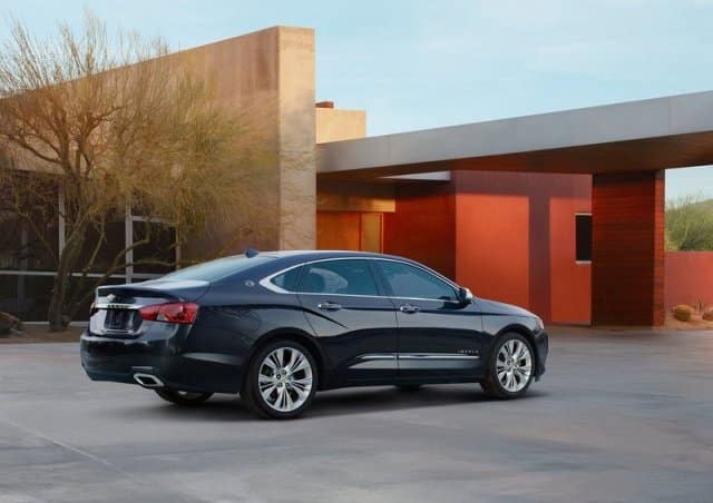 Chevrolet Impala yan profil görünümü