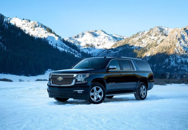 Chevrolet Suburban yan profil