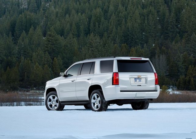 Chevrolet Tahoe ön üç çeyrek görünüm