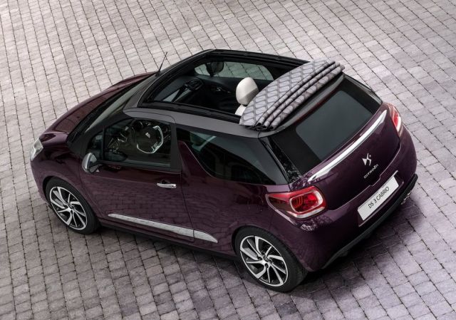 Citroen DS3 Cabrio yandan görünüm ve açık renk kumaş tavan