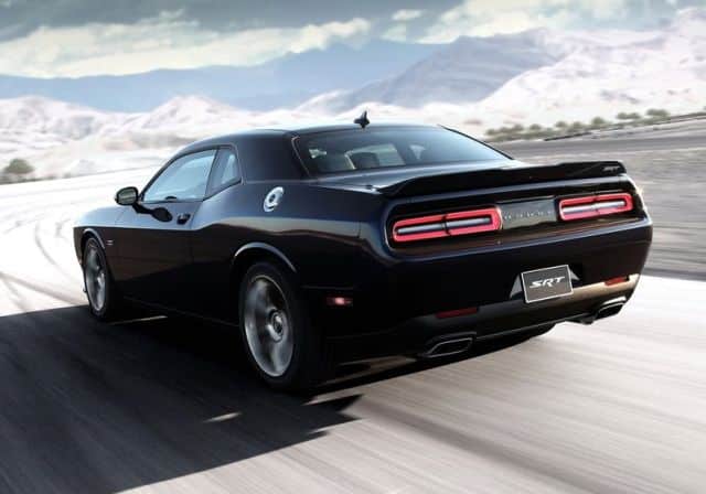 Dodge Challenger SRT 392 arka üç çeyrek görünümü