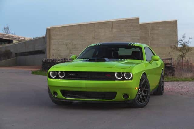Dodge Challenger yan profil görünümü