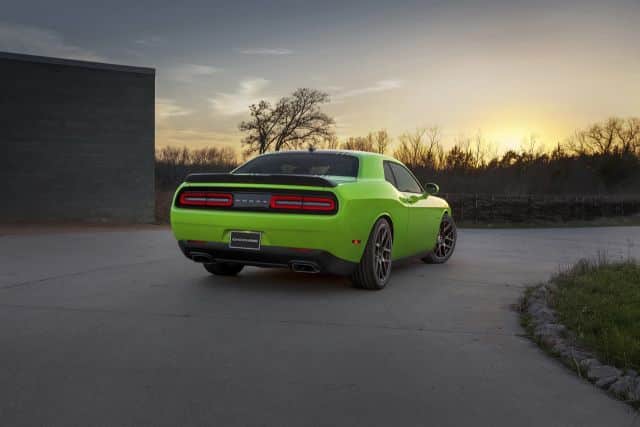 Dodge Challenger jant ve gövde görünümü